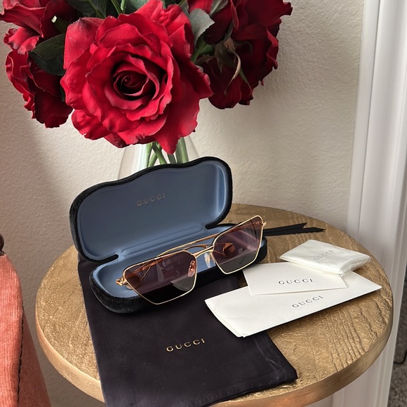 Gucci GG0538S gold cat eye women’s sunglasses, authentic NWT - Picture 2 of 15